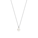 Necklace with pearl